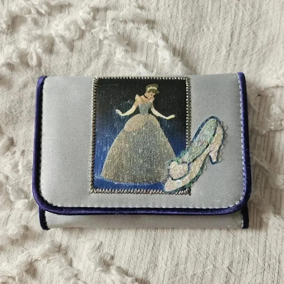 Vintage Disney Cinderella Wallet - Picture 1 of 12